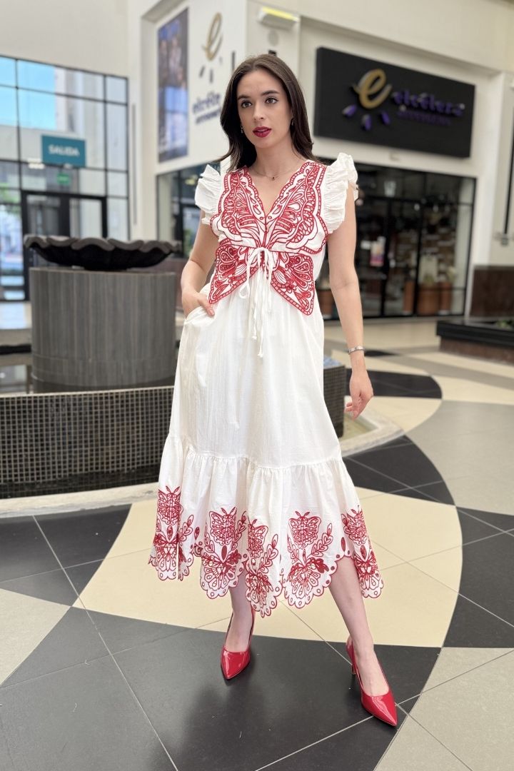 Vestido Bordado de Mariposa