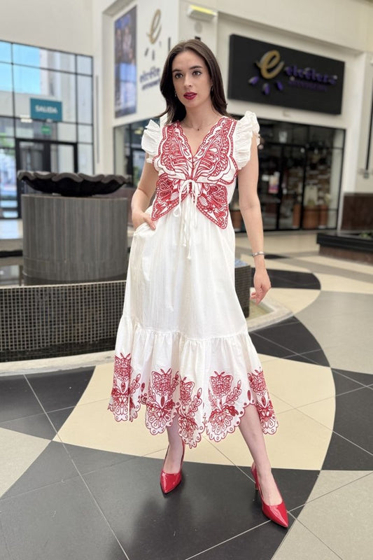 Vestido Bordado de Mariposa